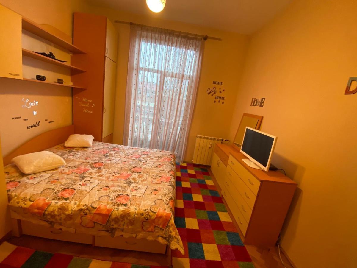Fantastic 2 Bedroom - Top Center Appartement