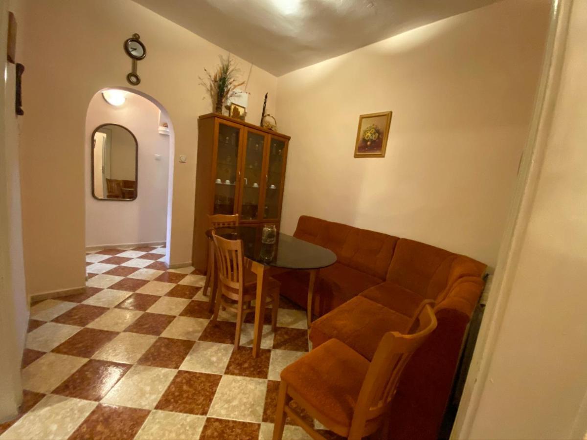 Fantastic 2 Bedroom - Top Center * Sofia