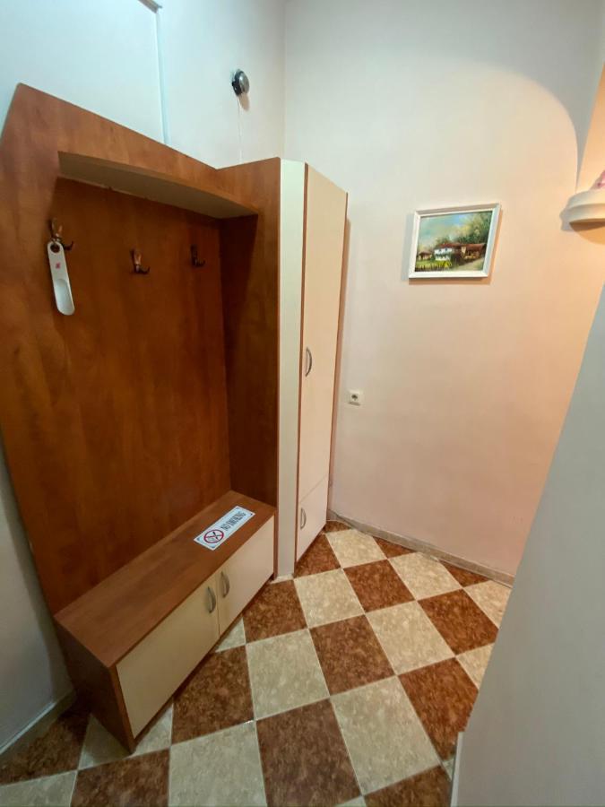 Fantastic 2 Bedroom - Top Center *